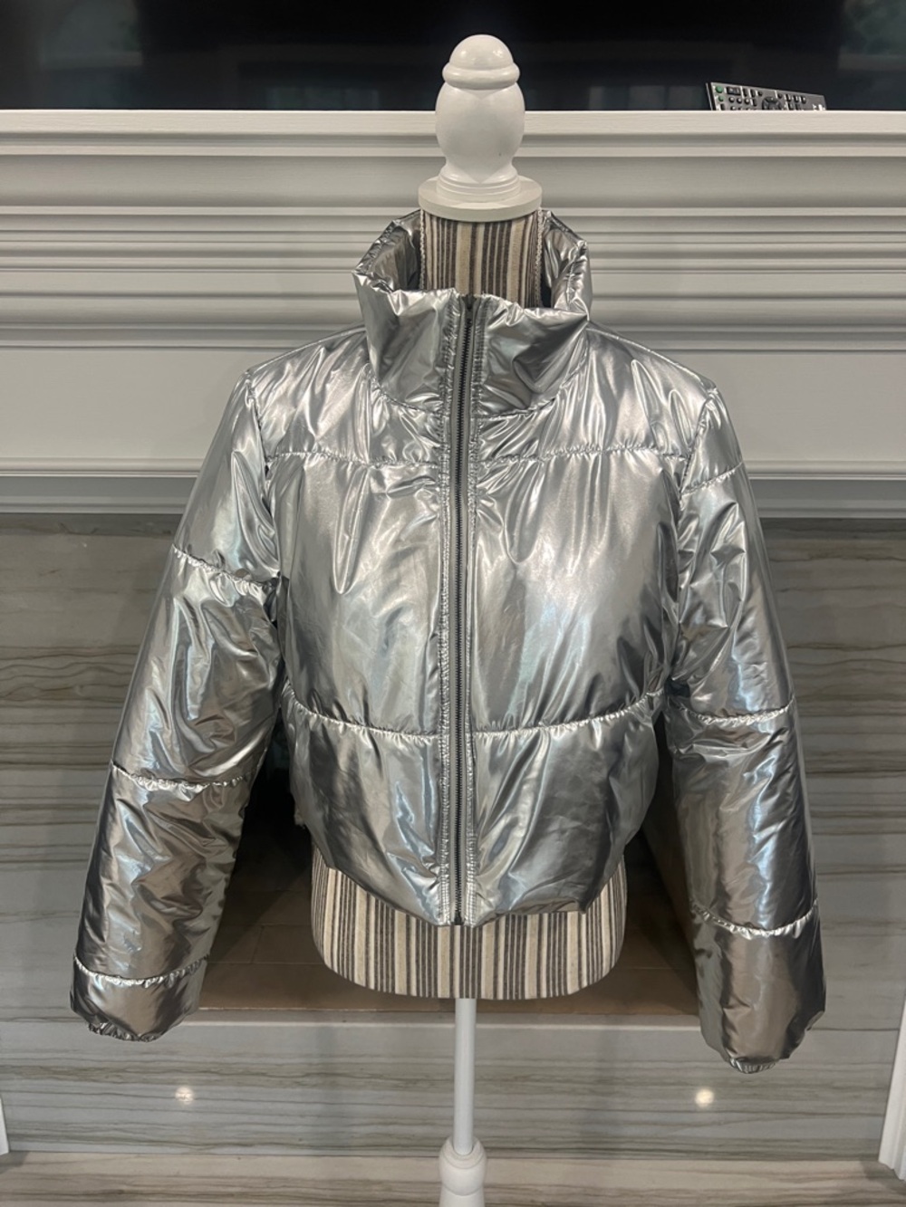 SHEIN Silver Metallic Cropped Puffer Jacket